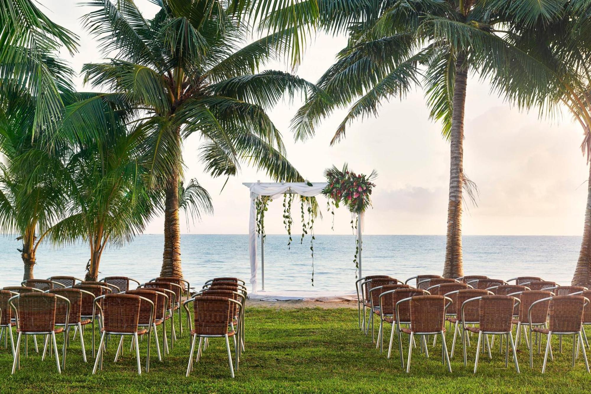 Sheraton Samoa Beach Resort Mulifanua Kültér fotó