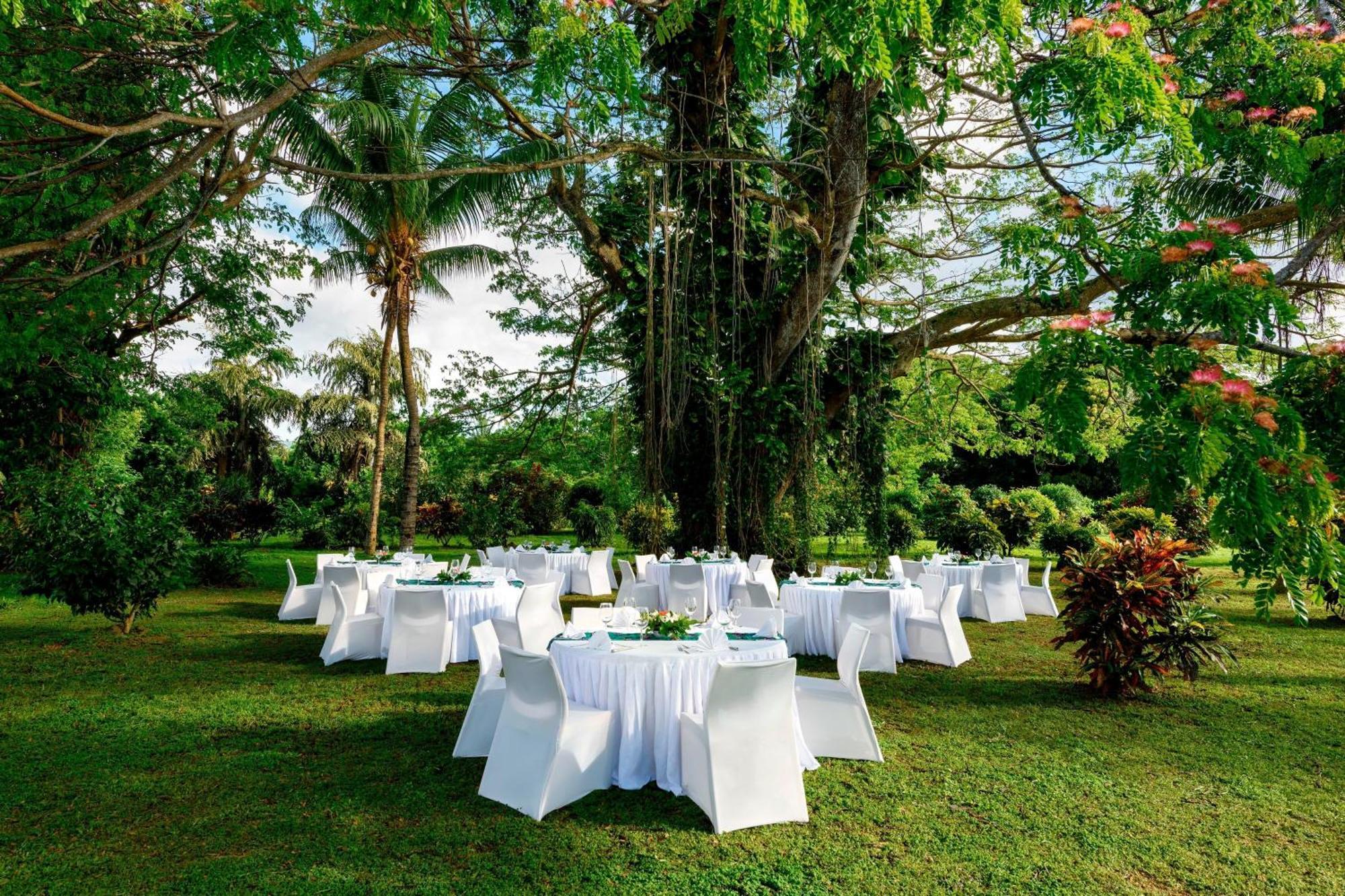 Sheraton Samoa Beach Resort Mulifanua Kültér fotó